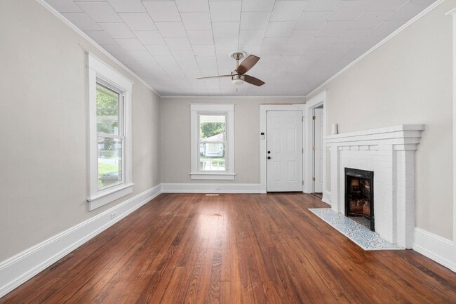Building Photo - Cozy 3-Bedroom Home with Classic Charm in ...