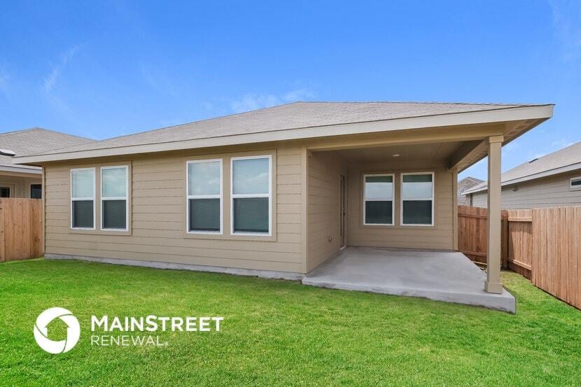 Building Photo - 1014 Round Bale Rd