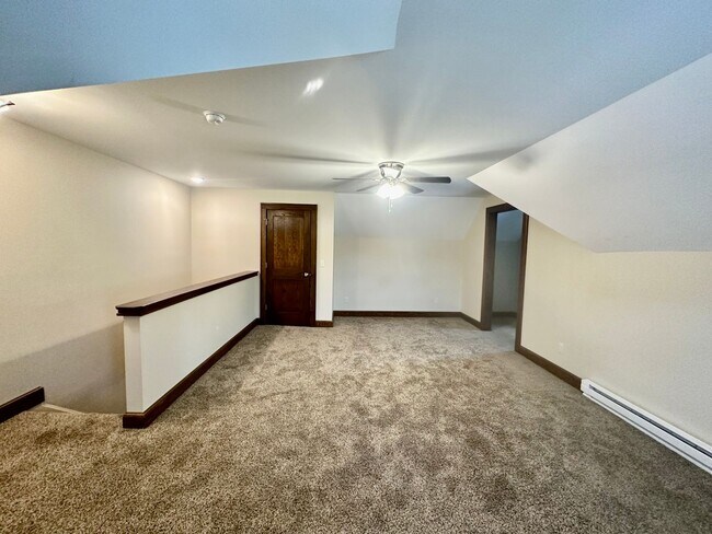 Building Photo - 2174 Arlington Ave