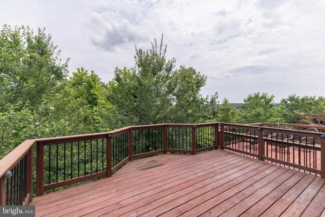 Building Photo - 2440 Battery Hill Cir