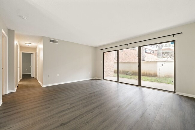 Building Photo - Available early May in Bolinwood!