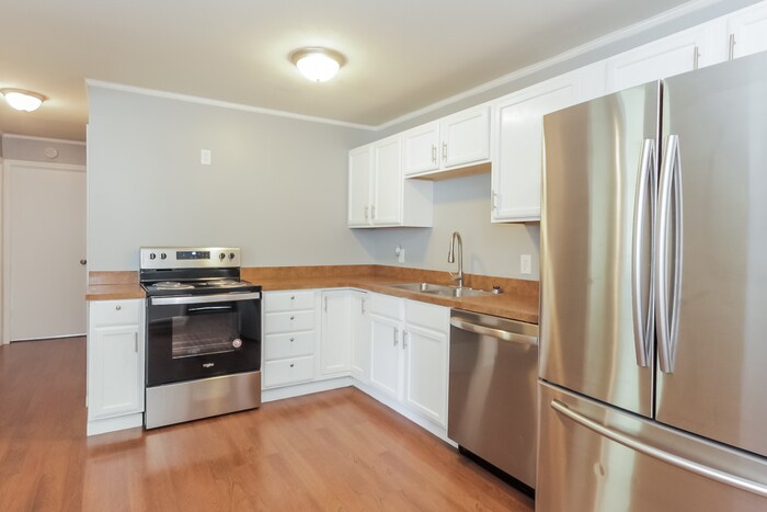 Building Photo - 3973 Maderia Dr NW