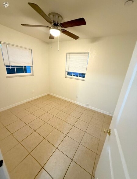 Building Photo - 1030 Scott St