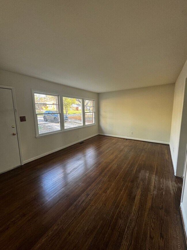 Building Photo - 3 Bedroom House in Worthdale Neighborhood of Raleigh