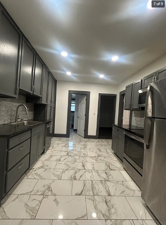 Building Photo - 5 Charlotte St