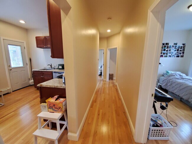 Building Photo - 274 Brookline St