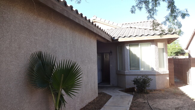 Primary Photo - NO HOA, SINGLE STORY HOME WITH 3 BEDROOMS,...