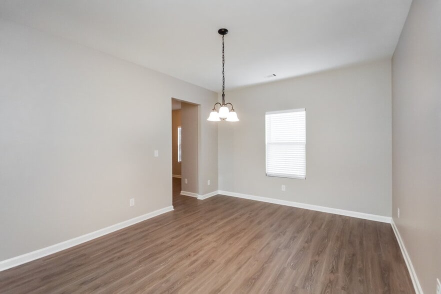 Building Photo - 4047 Clay Ct SE