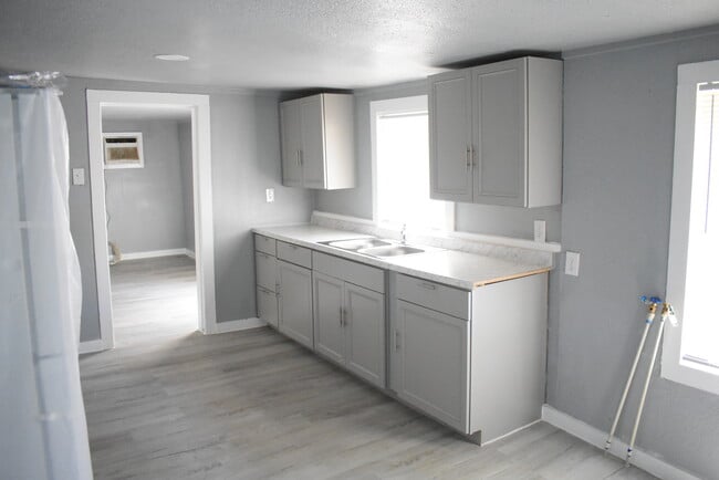 Building Photo - 1703 Boney St