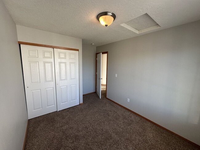 Building Photo - Welcoming 3-bedroom 2 bathroom in Pasco