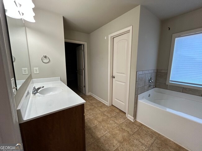 Building Photo - 611 Ceremony Way