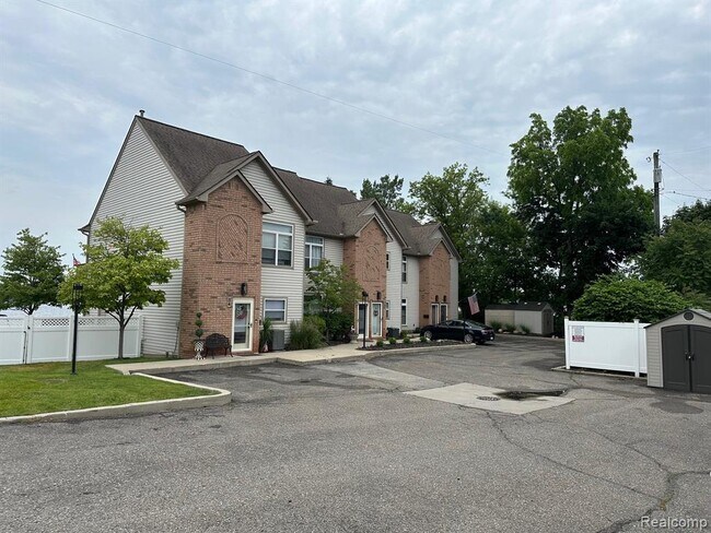Primary Photo - 40 Park Island Dr