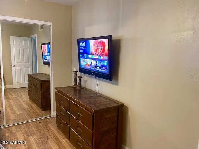 Building Photo - 8447 E Sheridan St