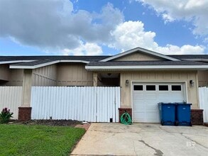 Building Photo - 501 Cotton Creek Dr