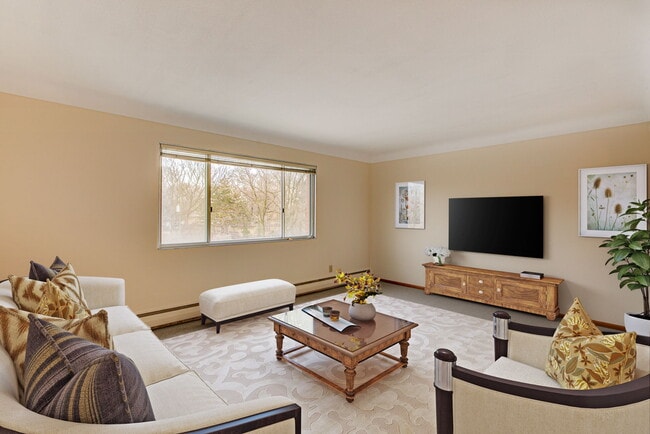 Primary Photo - Lexington Twin Apartments