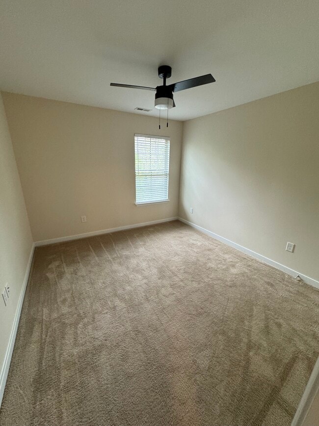 Building Photo - 6901 Swanhaven Dr