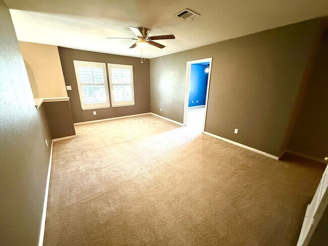 Building Photo - 842 Windhurst