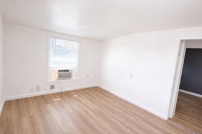 Building Photo - 531 Lander St