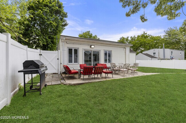 Building Photo - 297 Highland Ave