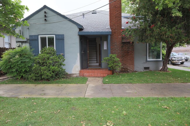 Building Photo - 2400 27th St