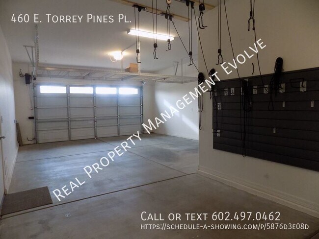 Building Photo - 460 E Torrey Pines Pl