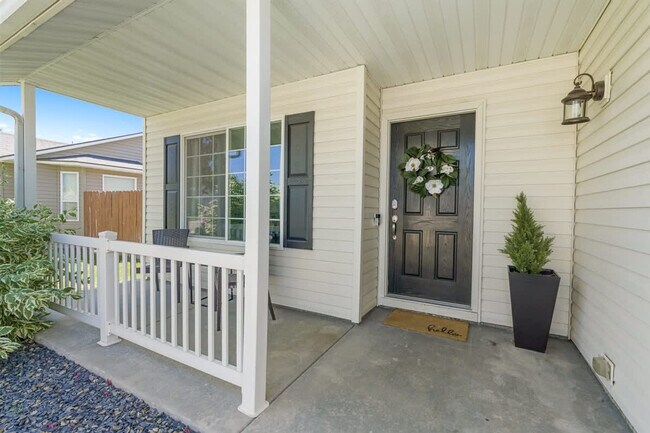 Building Photo - 19701 Cumberland Way