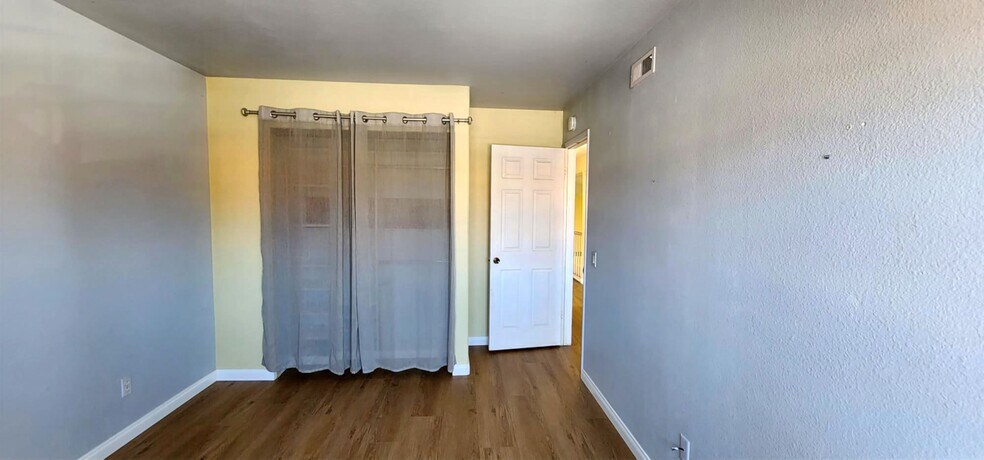 Building Photo - 7320 Penara Pl