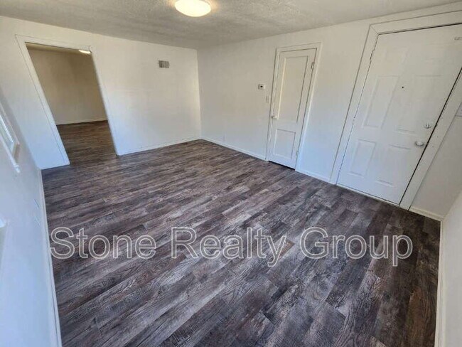 Building Photo - 2117 Cleveland Ave