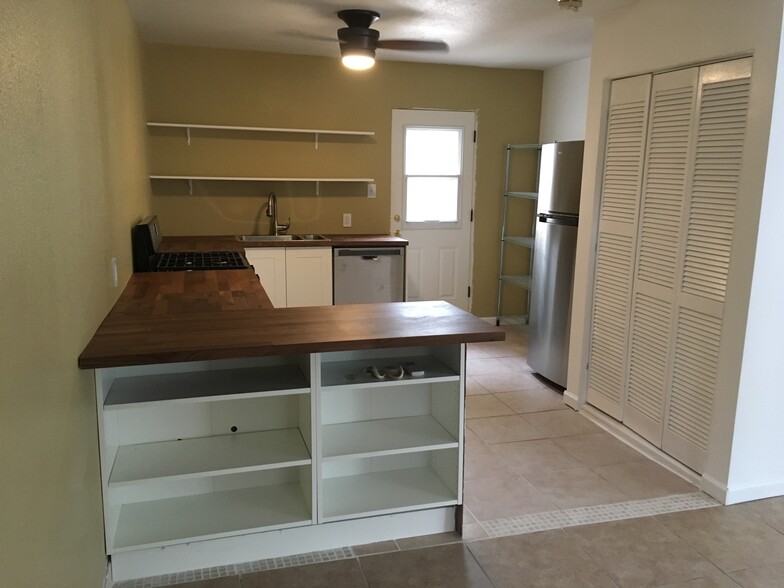 Kitchen (original, being updated) - 5414 Bolm Rd