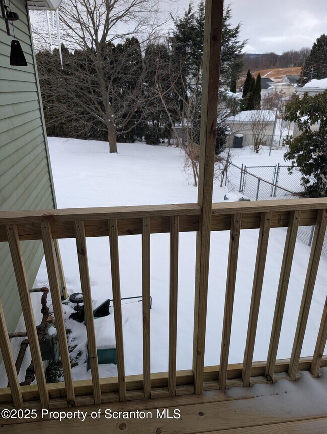 Building Photo - 833 George St