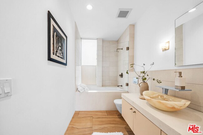 Building Photo - 25102 Malibu Rd