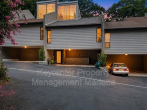 Building Photo - 510 E Ponce de Leon Ave