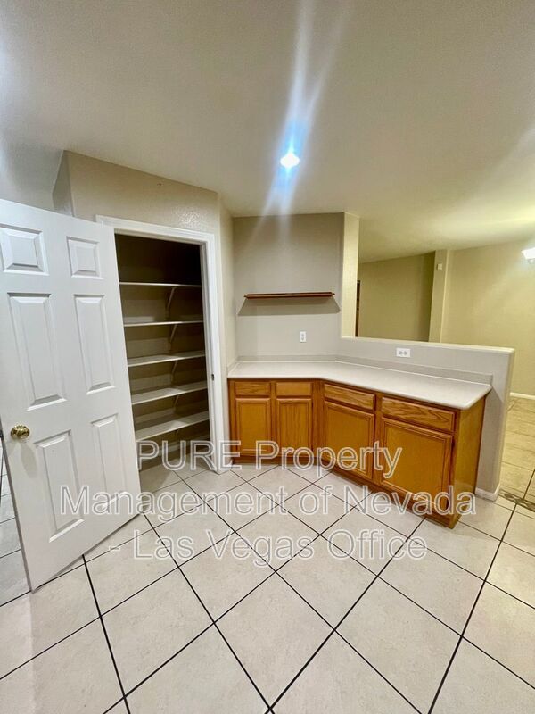 Building Photo - 3528 Laguna Veneta Ave