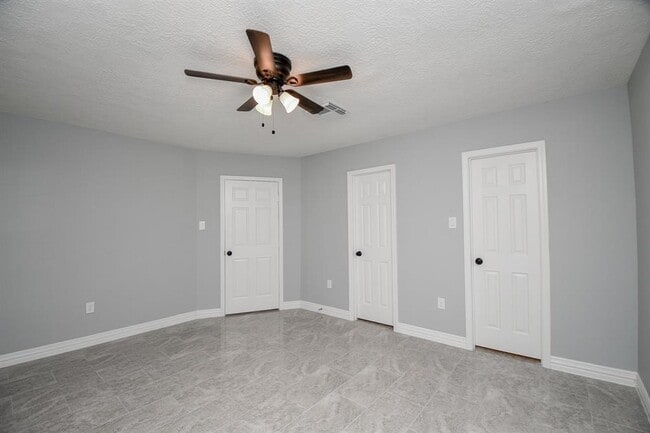 Building Photo - 4222 Cicada Ln