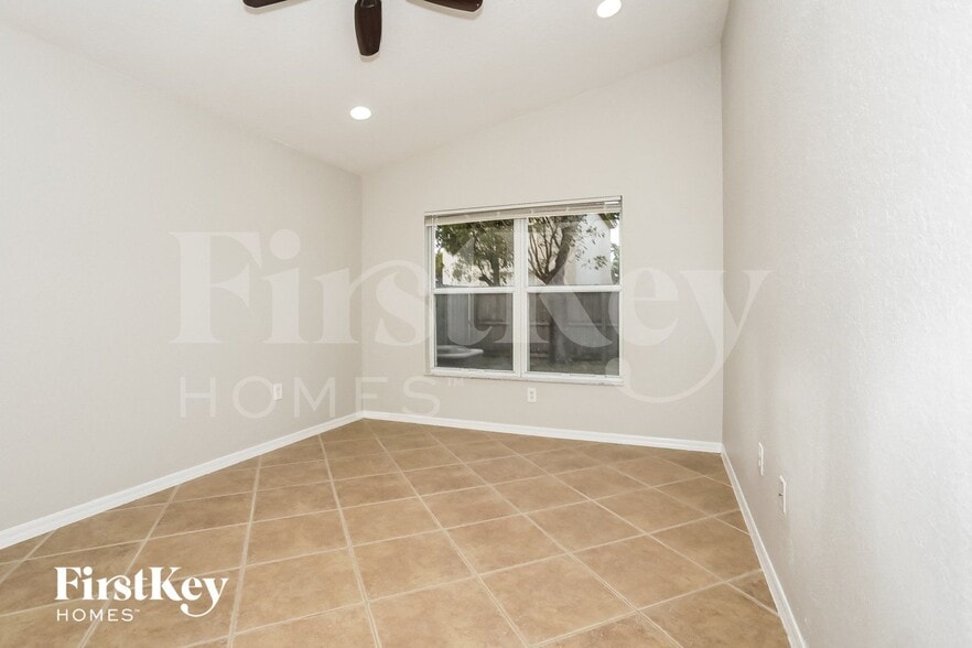 Building Photo - 1508 SE 20th Pl