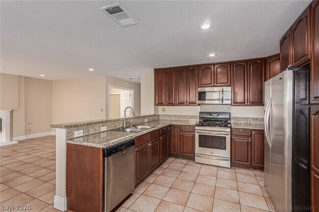 Building Photo - 3308 Royal Glen Ct