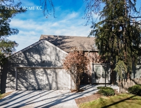 Primary Photo - Large Remodeled Maintenance-provided Townh...