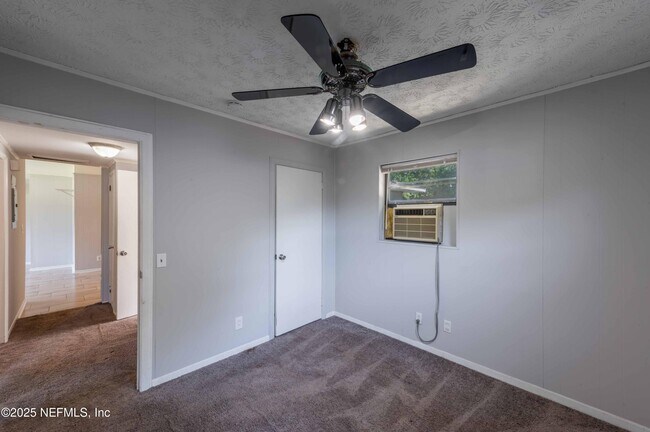 Building Photo - 777 La Marche Dr