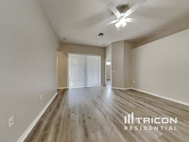 Building Photo - 4330 Marchmont Blvd