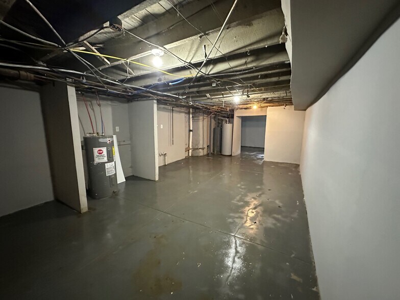 Building Photo - 543 W Roosevelt Blvd