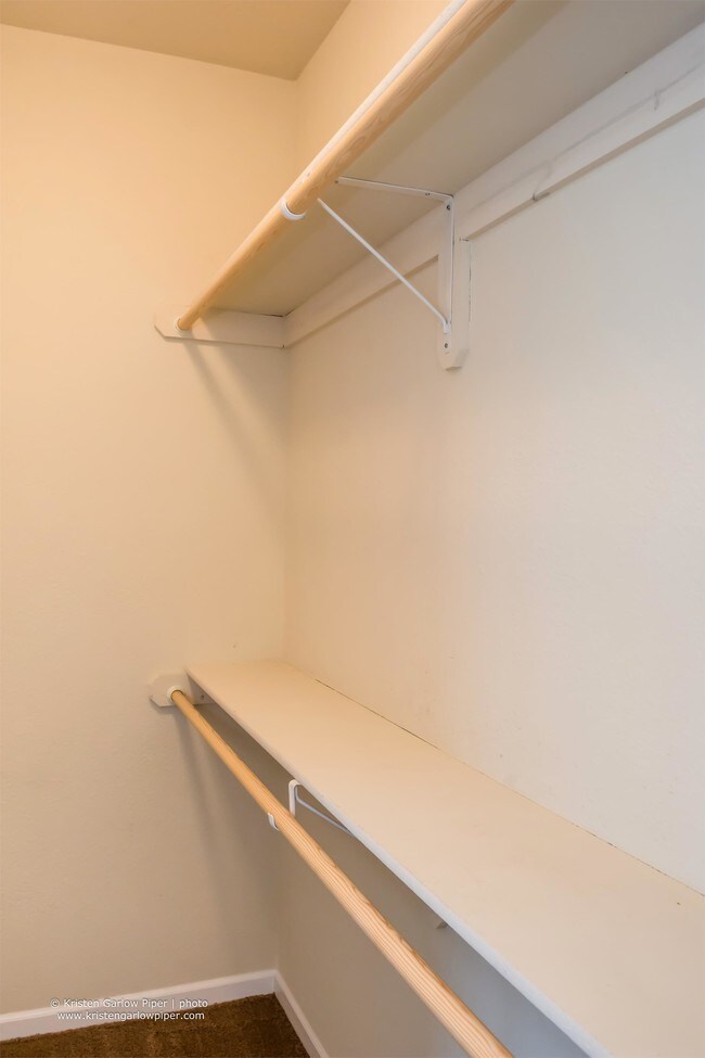 Building Photo - 1904 N Severance St