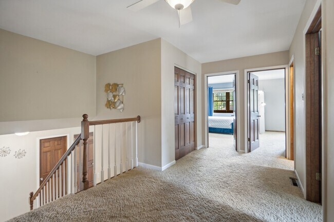 Building Photo - 15216 S Clover Ct