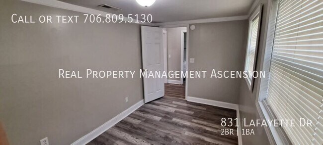 Building Photo - 831 Lafayette Dr