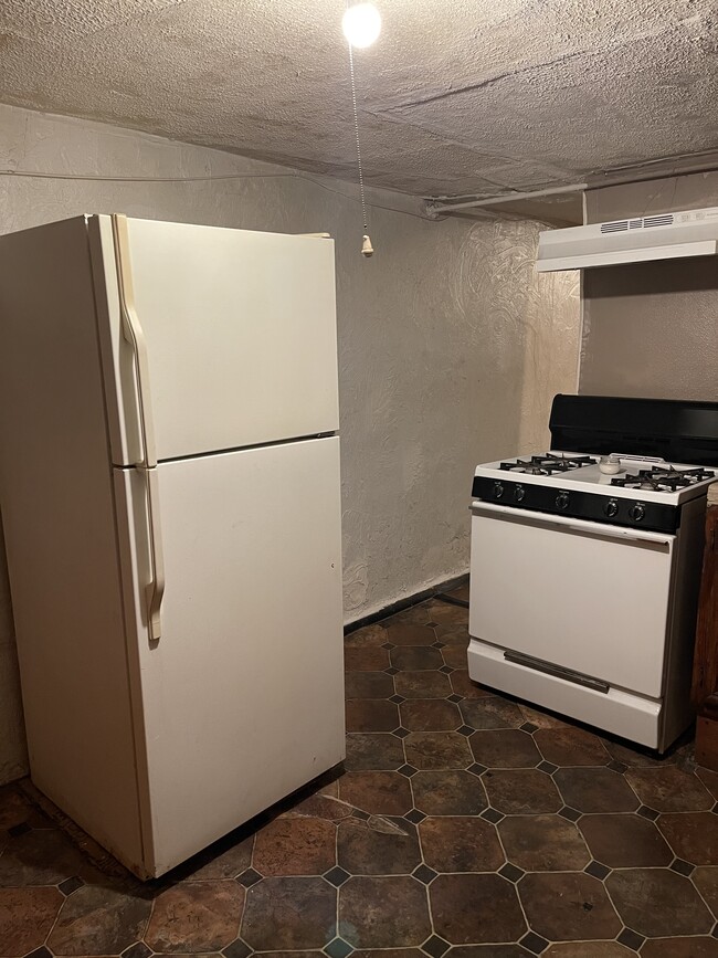 Kitchen - 139 S Whipple St