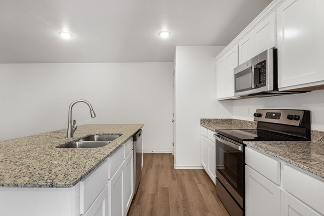 Building Photo - 8316 E County Rd 113