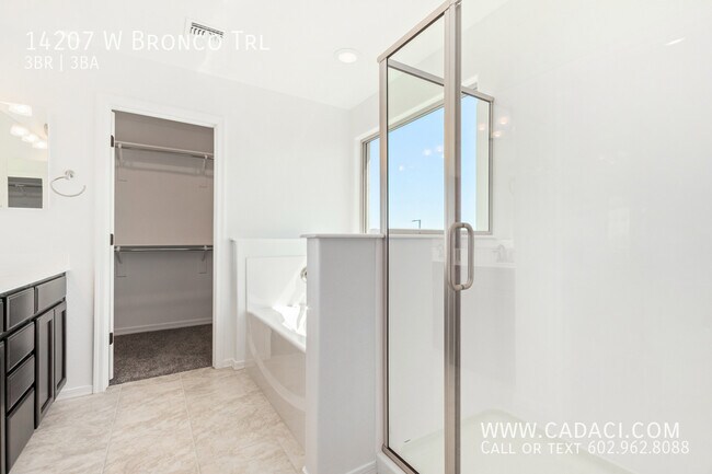 Building Photo - 14207 W Bronco Trl
