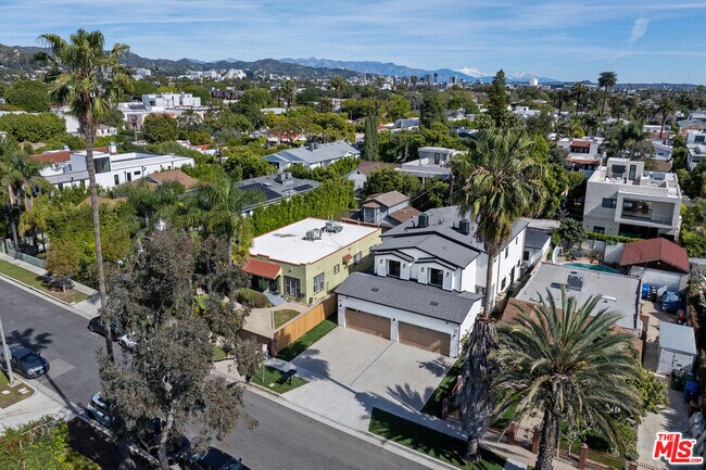 Building Photo - 824 N Orange Grove Ave