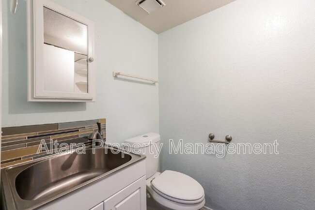 Building Photo - 2112 Boston Terrace