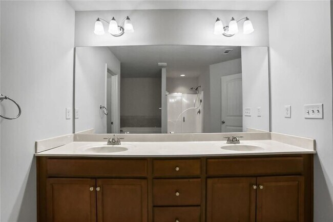 Building Photo - 206 Britt Dr