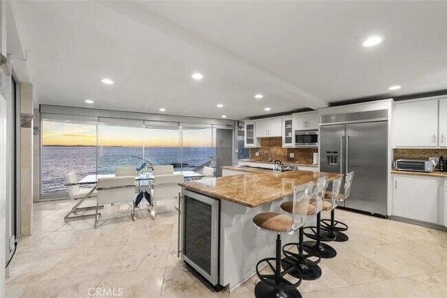 Building Photo - 31877 Circle Dr